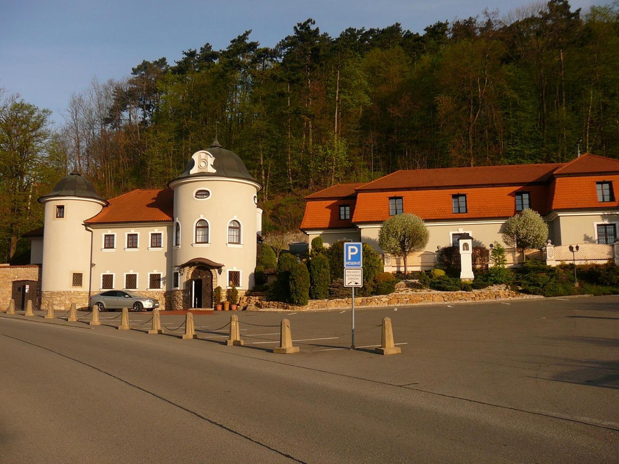 Hotel Zamecek Pod Hradem Stary Jicin 111 Exteriör bild