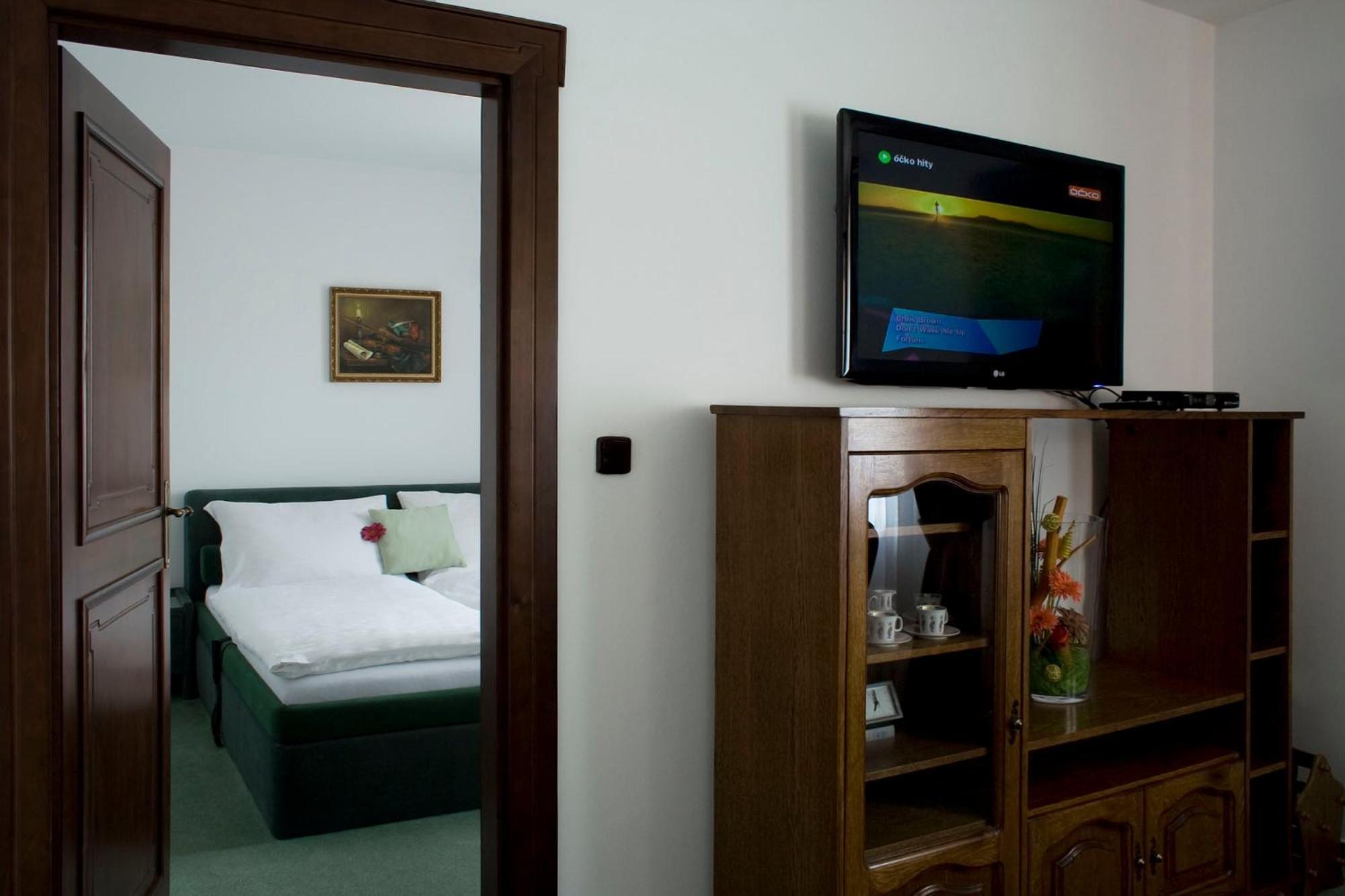 Hotel Zamecek Pod Hradem Stary Jicin 111 Exteriör bild