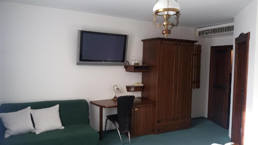 Hotel Zamecek Pod Hradem Stary Jicin 111 Exteriör bild